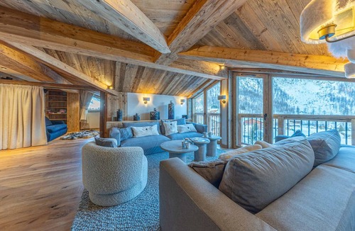 Le Cret Apartment | Exceptional apartment with fireplace and home cinema in Val-d'Isère