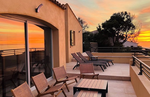 Marine de Davia House | Exceptional Marine de Davia villa facing the sea and close to the beaches