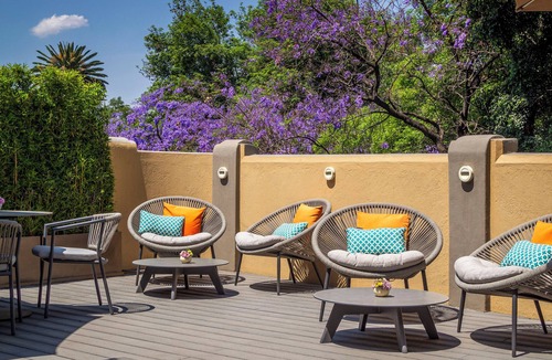 Hipodromo Apartment | Exclusive 1 Bedroom Suite With Daily Complimentary Breakfast
