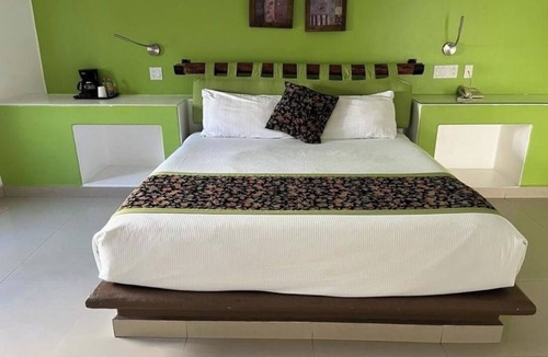 Downtown Cabo San Lucas Hotel | Explore Cabo Easily from Comfy and Superior Room Near Nightlife & Attractions