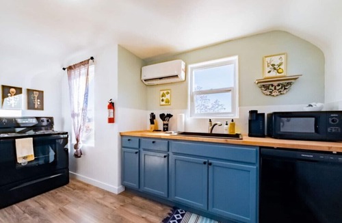 Kanab Bed & Breakfast | Extended Stay Loft Family Friendly Hot Tub