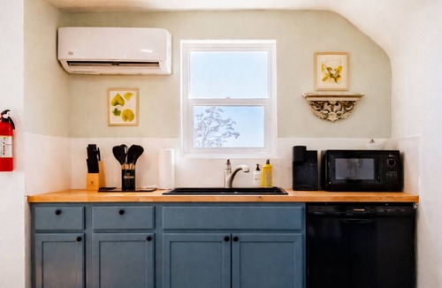 Kanab Bed & Breakfast | Extended Stay Loft Family Friendly Hot Tub