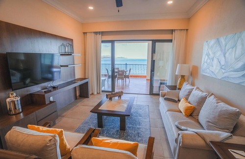 Loreto Resort | Fabulous Christmas in Loreto, Baja Mexico. Deluxe 2bdrm Ocean Front Penthouse.