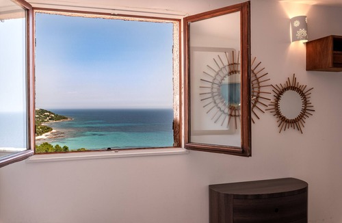 Pinarellu Villa | Facing the sea, air-conditioned villa for 10 people, with spa and secure heated pool
