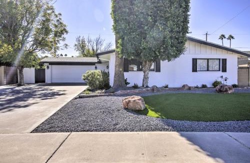 Park Scottsdale One House | Families Welcome! Scottsdale Gem w/Pool & Jacuzzi