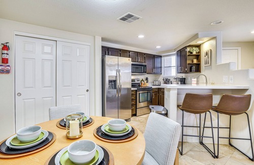 North Mountain Apartment | Family-friendly Condo w/Pool Access in Phoenix!
