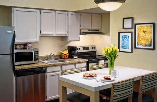 Tucson Hotel | Family Friendly Stay w/Free Breakfast, Pool & Gym Access! Pets Welcome!