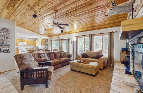 Pinetop Cottage | Fire Pit + Yard: Woodsy Retreat Near Woodland Lake