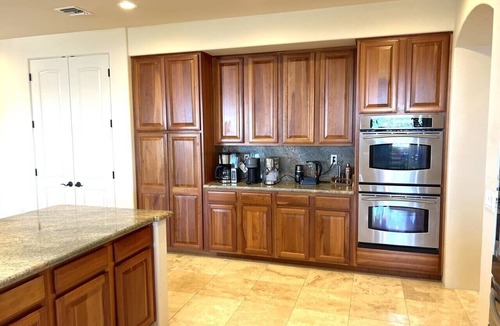 Vista Ciudad Estates House | Foothills Luxury Estate | Pool + Pro Golf Sim | Sleeps 12 | Tucson