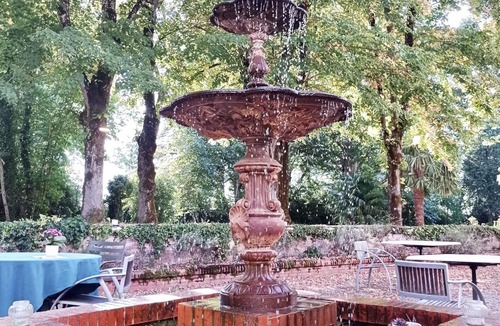 Saint-Affrique-les-Montagnes Bed & Breakfast | B&B Domaine de Rasigous