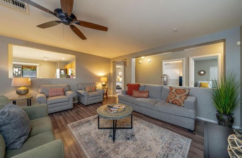 Tucson House | Freddy's (Cambridge 2)