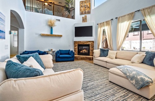 Surprise House | Free Heated Pool, Hot Tub, Grill, Garage!