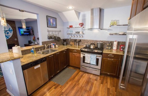 Hermosa Village Condo | Funtierland + Bedknobs and Broomsticks + Walk to Disneyland + Nursery + Pool