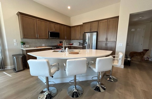 Quail Creek House | Furnished 2 BR+Den home for your stay in Quail Creek