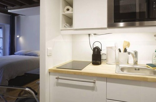 Marais Apartment | FURNISHED STUDIO IN THE HEART OF THE MARAIS PARIS 4