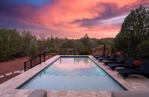 West Sedona House | Game Room Outdoor Fun Hot Tub Games BBQ More