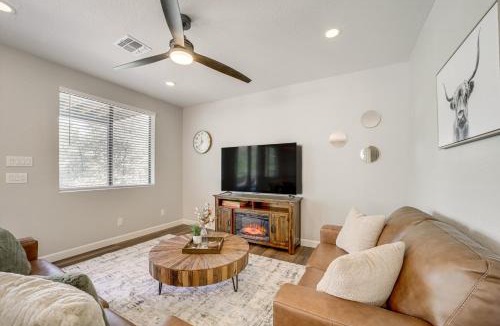 Payson House | Games & Outdoor Seating: Cabin in Scenic Payson!