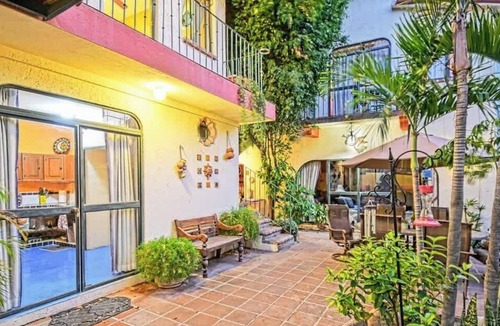 La Paz Apartment | Garden Apartment, A Short Walk to the Malecon