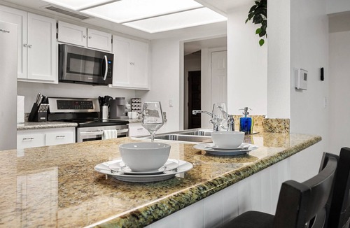 Glendale House | Glendale Retreat: Heated Pool, Golf, Gameroom, Bar