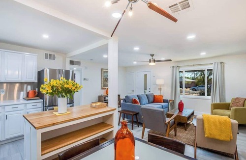 Bel Air House | Glenrosa Gem: Eco 3BR + Heated Pool in Melrose