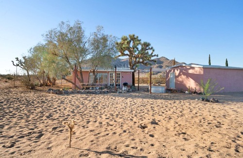 Landers House | Goat House - Bbq, Hammocks And Dark Skies! 1 Bedroom Home by RedAwning