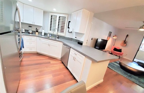Paradise Valley Village Condo | Golden Getaway 108