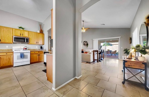 Maricopa House | Golf Community w/Private Pool! Super Clean.