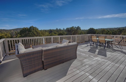 Clay Springs Cabin | Gorgeous 8-Bedroom Family Retreat on 4 Acres in White Mountains!