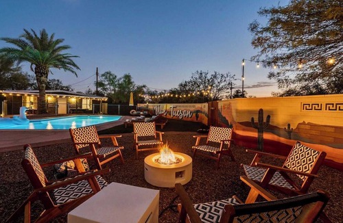 Casas Adobes House | Gorgeous home with resort-like backyard- heated pool- pet friendly!