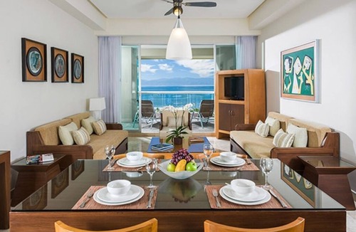 Las Jarretaderas Resort | Gorgeous luxury resort suite w/Jacuzzi tub and private plunge pool.