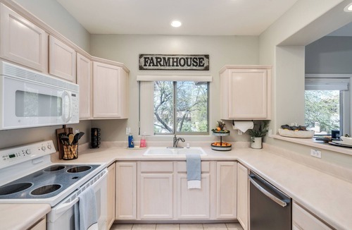 Rancho Vistoso Condo | GORGEOUS MOUNTAIN VIEWS FROM EVERY WINDOW AND DOG FRIENDLY, TOO