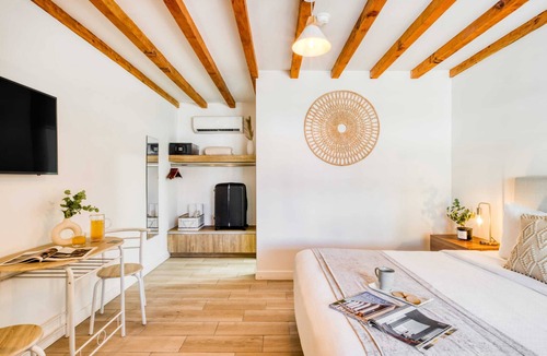 Playa Ensenada Apartment | Gorgeous Room Near the Beach: Pool+Jacuzzi+Bikes