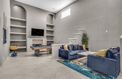 Las Vegas House | Grand Casa 7Bd X 4Bth X 16 Bds
