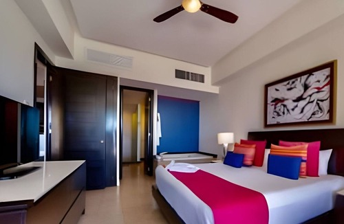 Zona Hotelera Resort | Grand Mayan One Bedroom Suite - Los Cabos