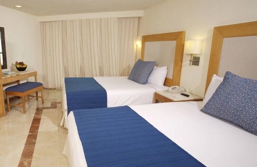 Cozumel Hotel | Grand Park Cozumel Cozy Studio with a Short Walk to the Beach