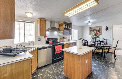 Maricopa House | Great for Families! Mtn-View Getaway in Maricopa