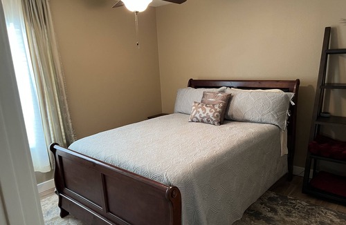 Villa De Paz House | Great House w/ pool less than 3 miles to Cardinals Stadium and Gila Arena.