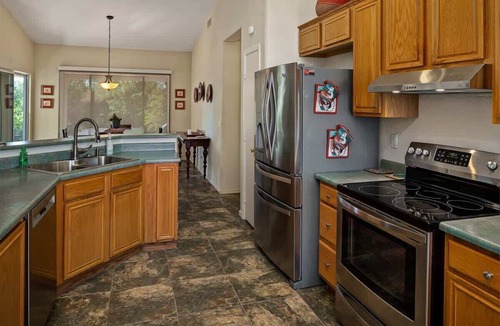 Cottonwood House | Great Location! Comm Pool & Hot Tub! Bronco - S021