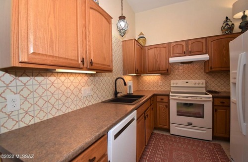 The Academy Village House | GreatTuscon getaway, graced by the Rincon Mountains and Giant Saguaro