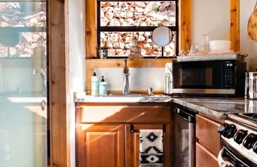 Sedona House | Grow Cabin | Hot Tub, Cold Plunge, Red Rock Canyon View, Stargazing Deck, Fire Pit