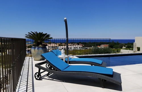 Palasca Bed & Breakfast | Guest Room “Chambre Atelier” with Sea View, Wi-Fi, and Air Conditioning