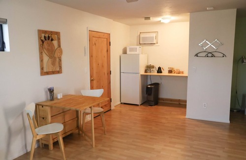 Tanque Verde Apartment | Guesthouse among Saguaros