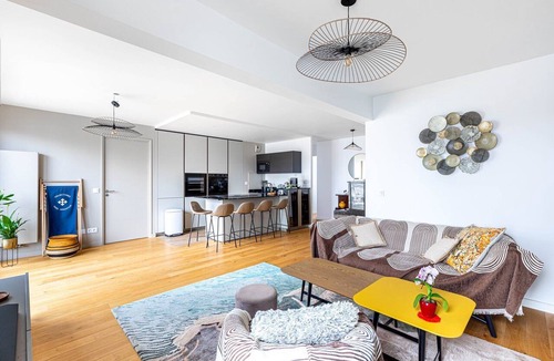 Suresnes Apartment | GuestReady - Chic cocoon with a balcony