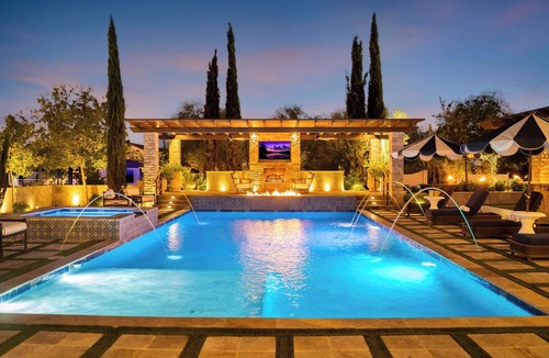 North Scottsdale House | HÓZHÓ Ranch | Lazy River, Pool, Golf Sim & Bowling