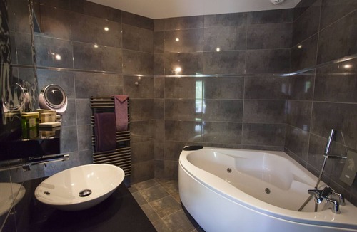 Gudmont Hotel | Hôtel la Source Bleue