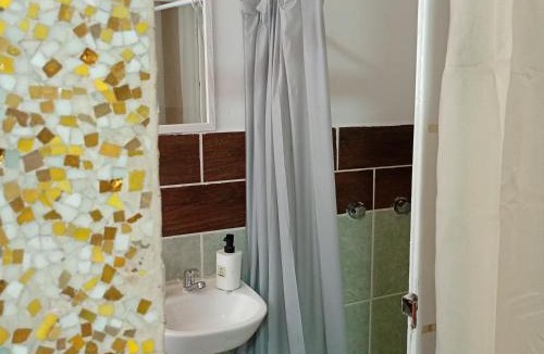 Del Carmen House | Habitación para 3 personas - Room for 3 - Hostal Kahlo Coyoacán CDMX México