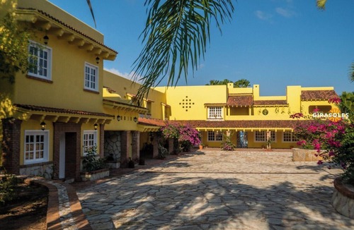 Pueblo Viejo House | Hacienda Girasoles Tampico
