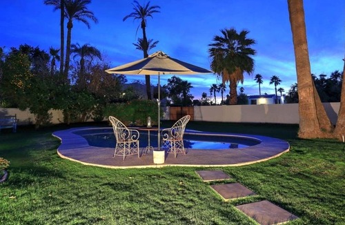 Camelback East Cottage | Hacienda in the City