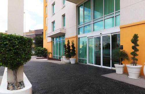 Reynosa Hotel | Hampton by Hilton Reynosa Zona Industrial
