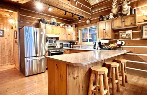 Bigfork Cabin | Hanging Rock Cabin